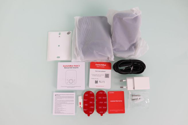 Contenido de la caja del SwitchBot Hub 3