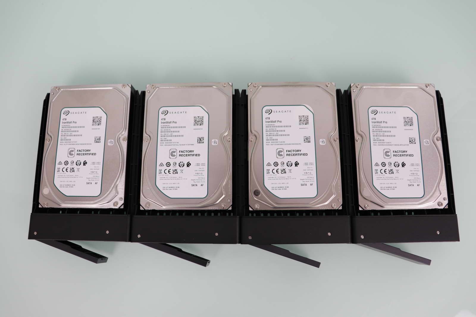 Discos duros Seagate IronWolf Pro para el NAS UGREEN NASync DXP4800 Plus